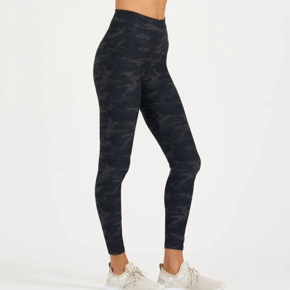 Vuori Elevation Camo Leggings Small